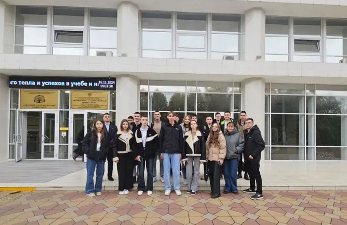 photo_5316596834849908344_y